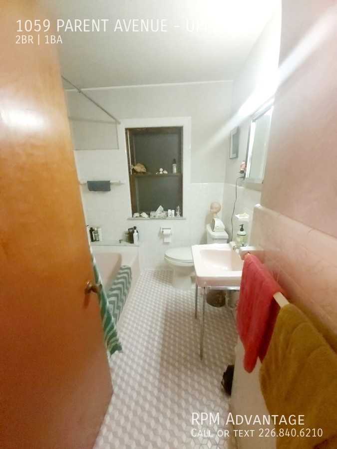 1057 Parent Avenue - Photo 7 of 10