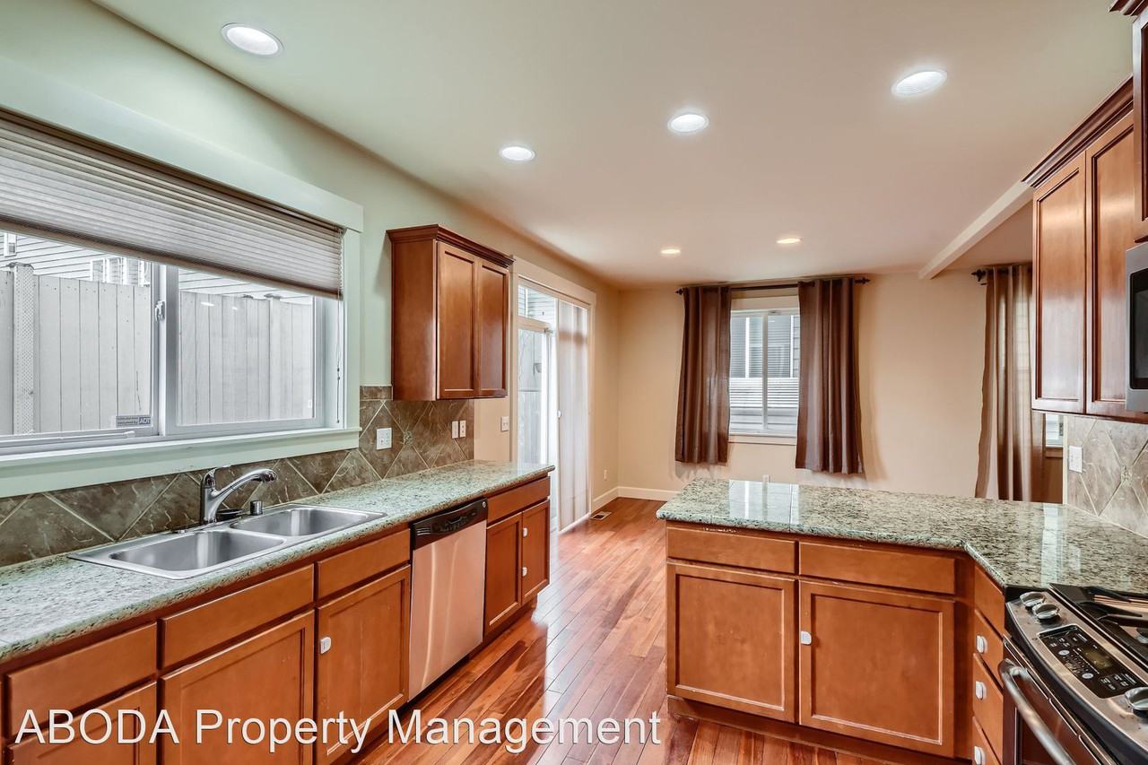 4333 227th Pl Se - Photo 3 of 11
