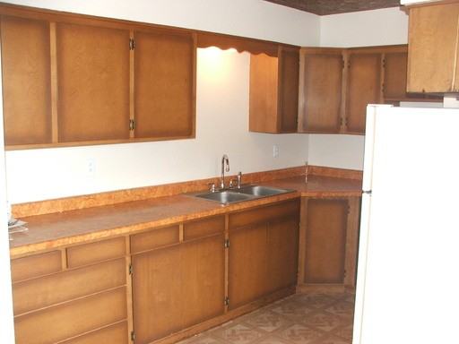 7786 S 400 W - Photo 2 of 9