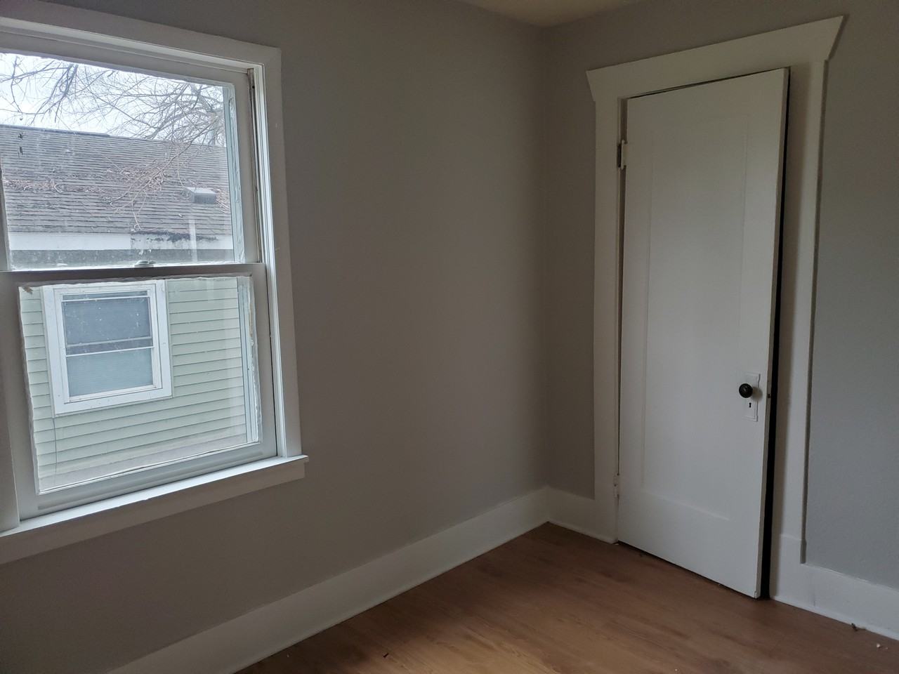 2015 E Lawrence St - Photo 2 of 8