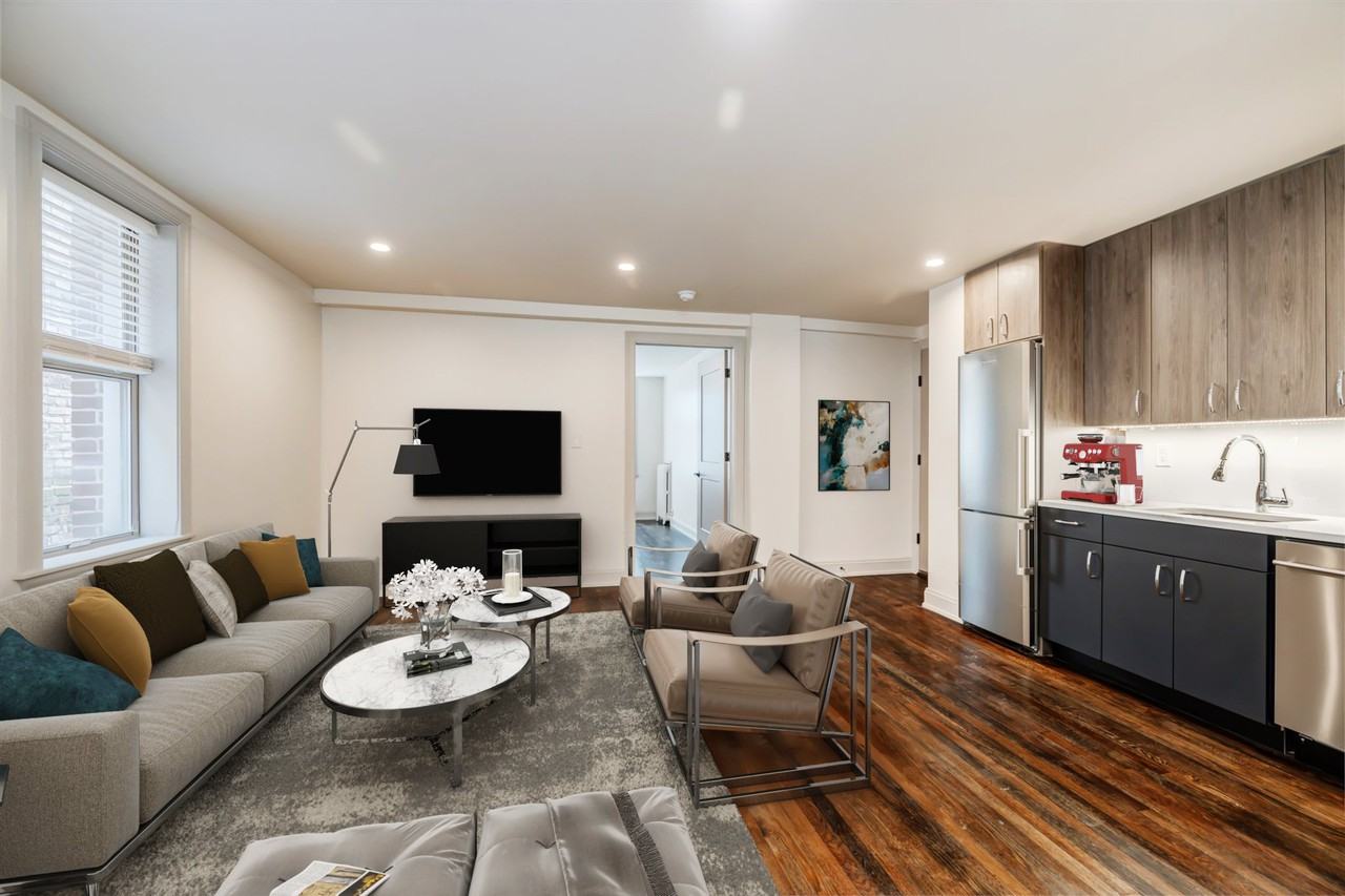 The Park Manor Apartments - Photo 2 of 13