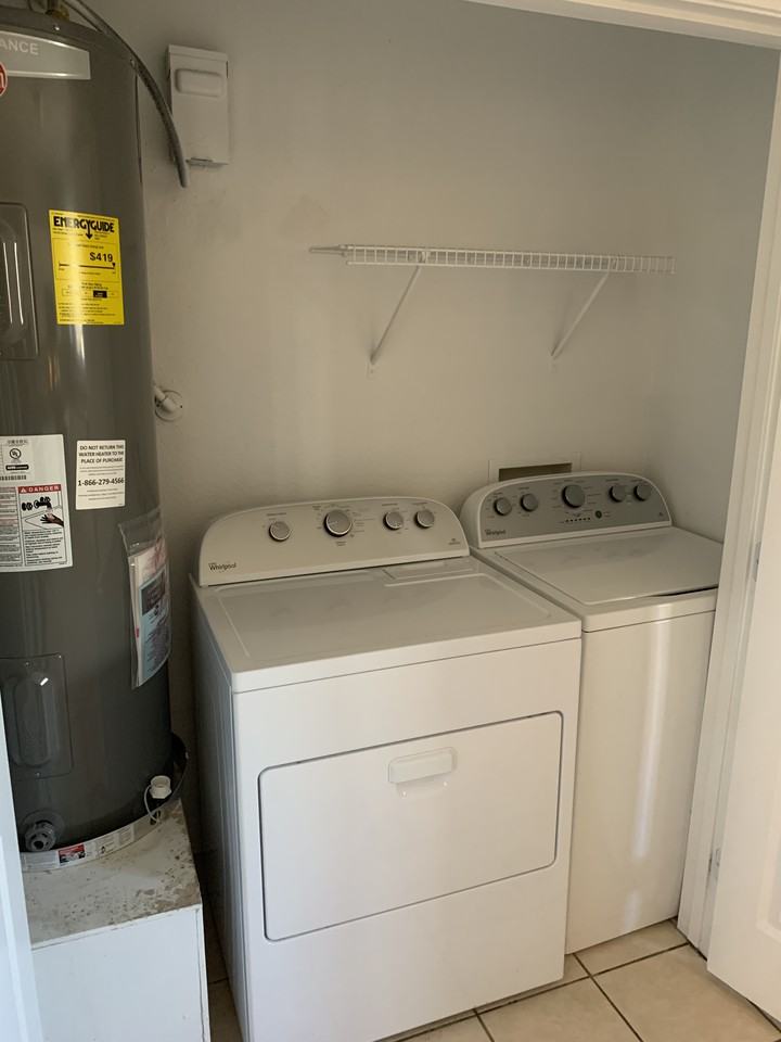 116 W Adams St - Photo 3 of 38