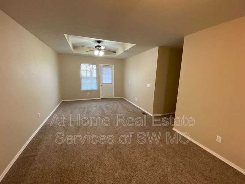 1115 N 26th St - Photo 3 of 13