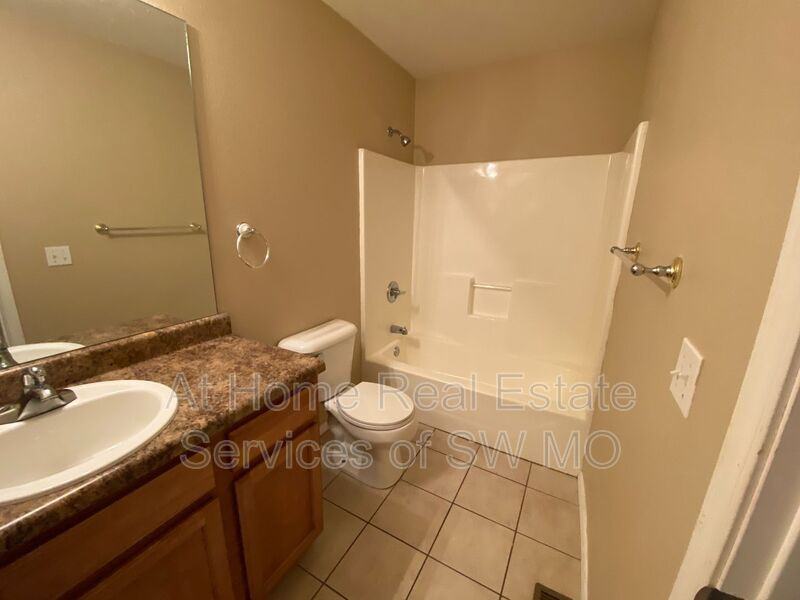 1115 N 26th St - Photo 5 of 13