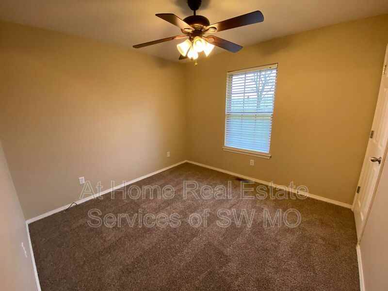 1115 N 26th St - Photo 6 of 13