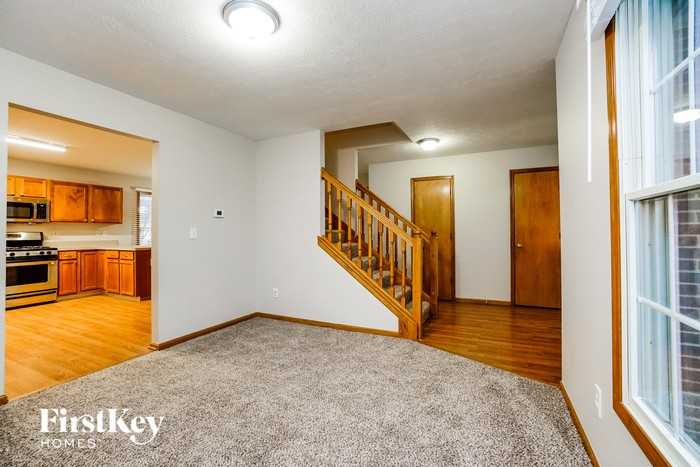 7352 Lavender Ln - Photo 3 of 15