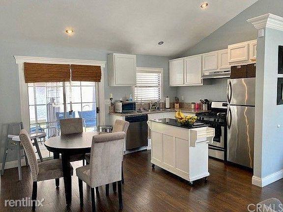 320 Burlington Cmn - Photo 3 of 5