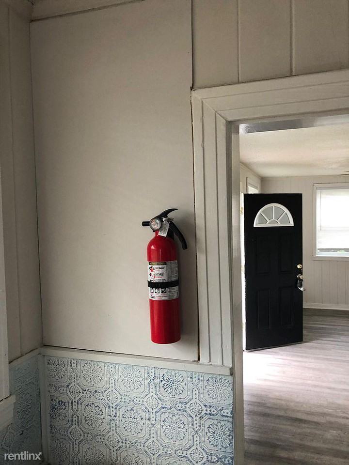 4589 Colonial Ave - Photo 3 of 15