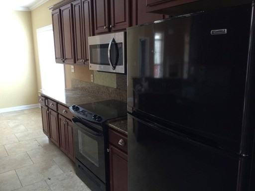 1820 Bradshire Dr - Photo 2 of 12