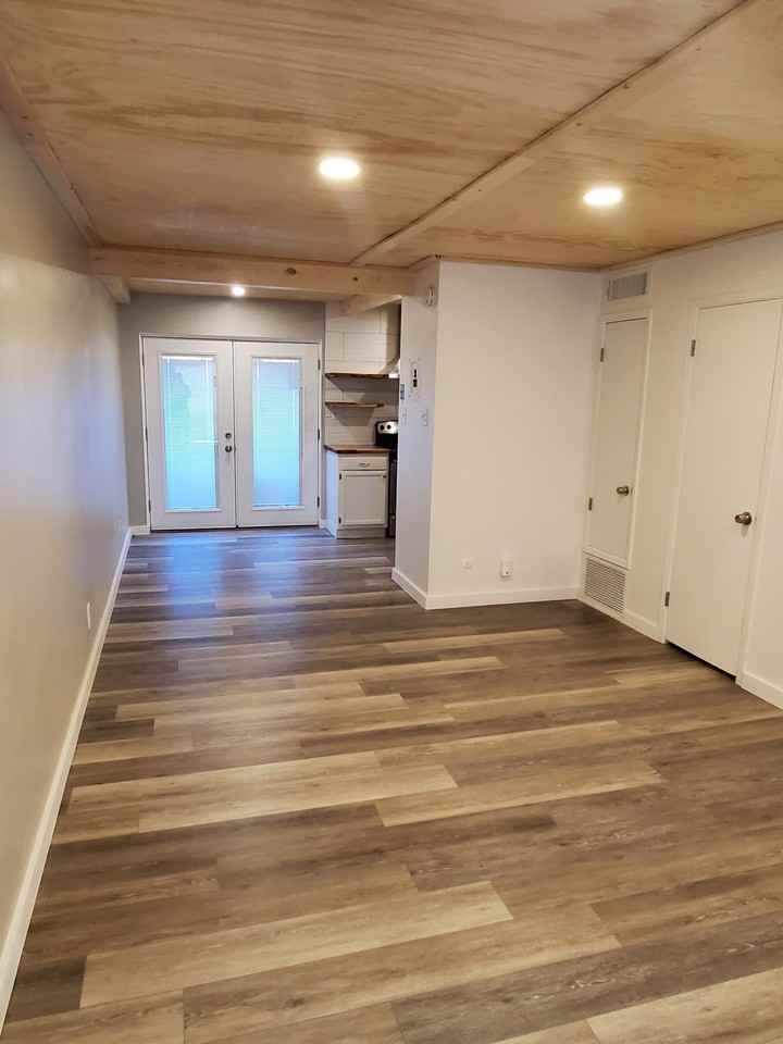 1117 Girard Blvd SE - Photo 2 of 5
