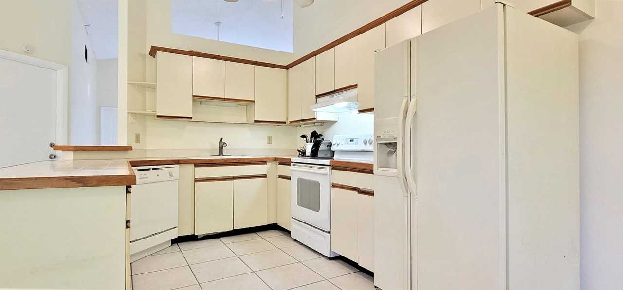 2815 Northwest 110th Terrace - Photo 3 of 13