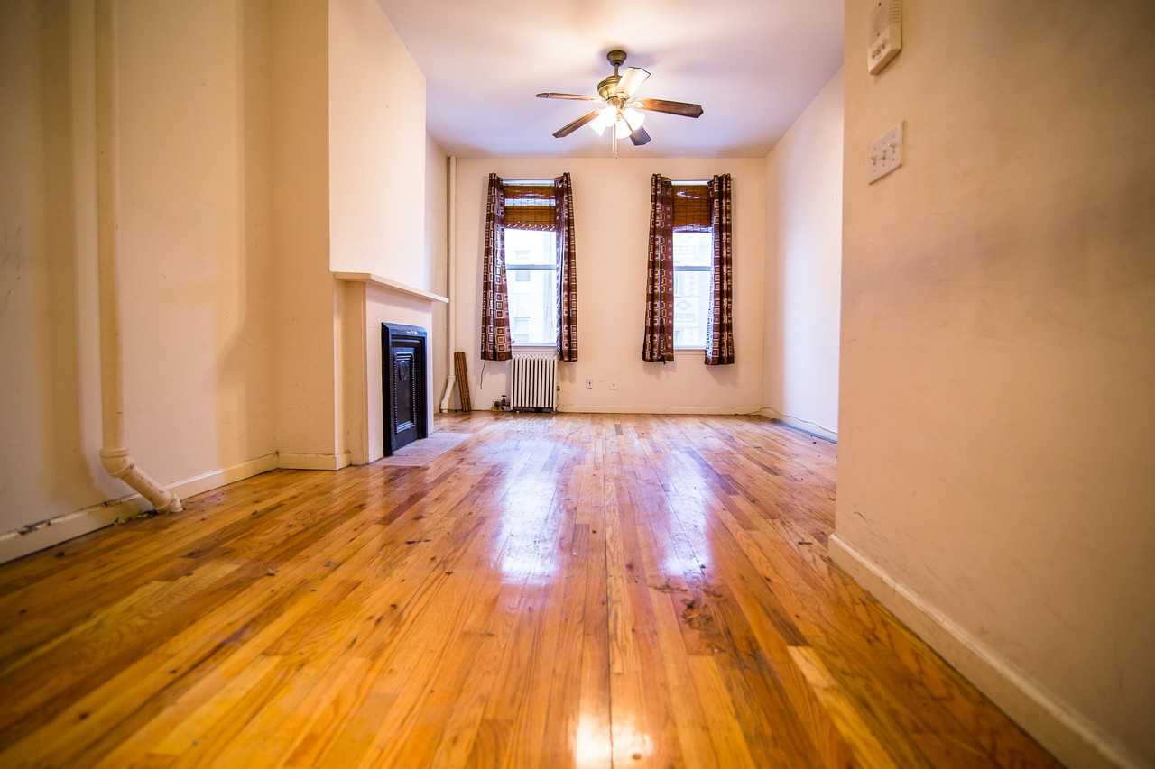 Leonard St & Driggs Ave, Brooklyn, NY 11222, US #1 - Photo 3 of 17