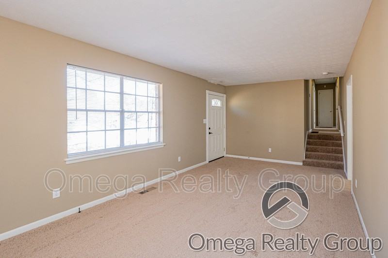 504 Roselle Ln - Photo 5 of 34