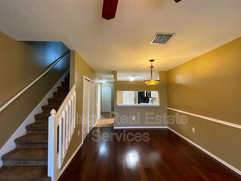 30305 Lacledes Ln - Photo 5 of 12