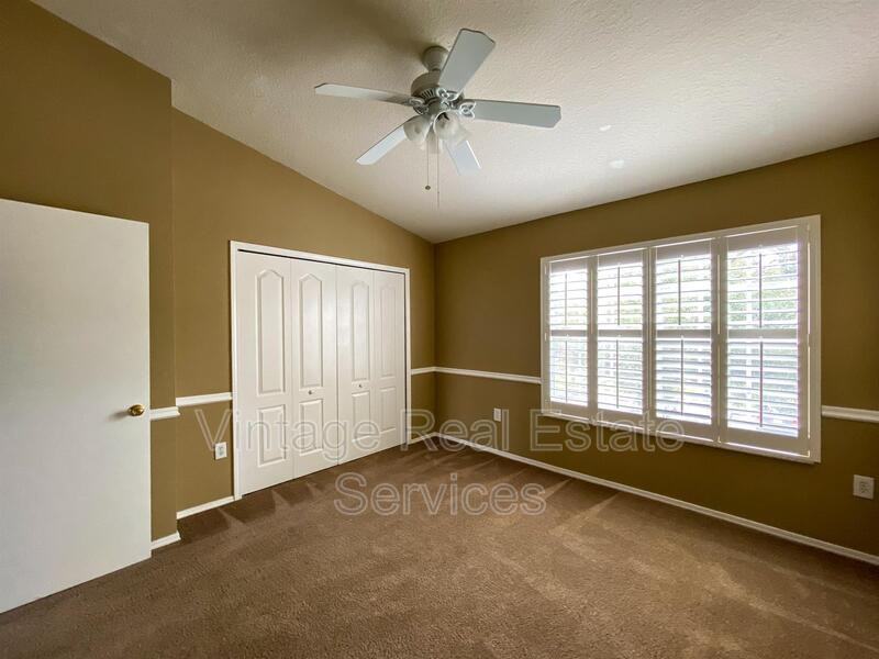 30305 Lacledes Ln - Photo 6 of 12