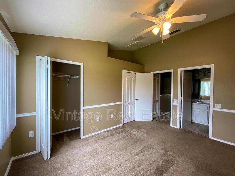30305 Lacledes Ln - Photo 7 of 12