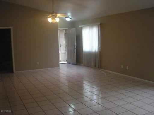 8110 N Ivory Rose Dr - Photo 3 of 10