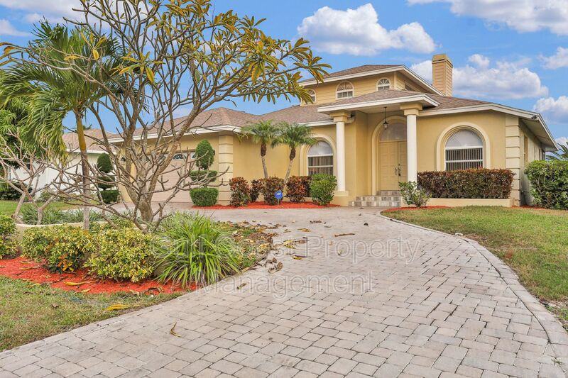 606 N Point Dr - Photo 3 of 29