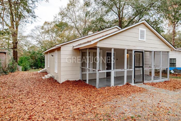 2947 Tip Top Dr - Photo 2 of 21