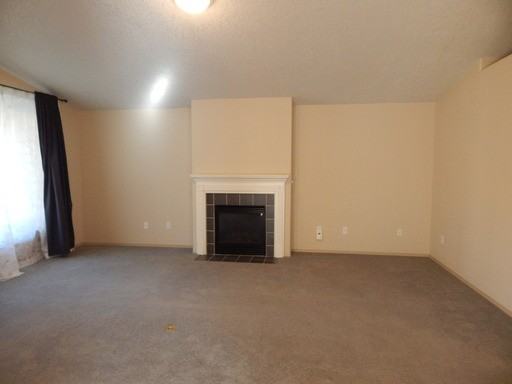 18074 SE Madison Way - Photo 3 of 8