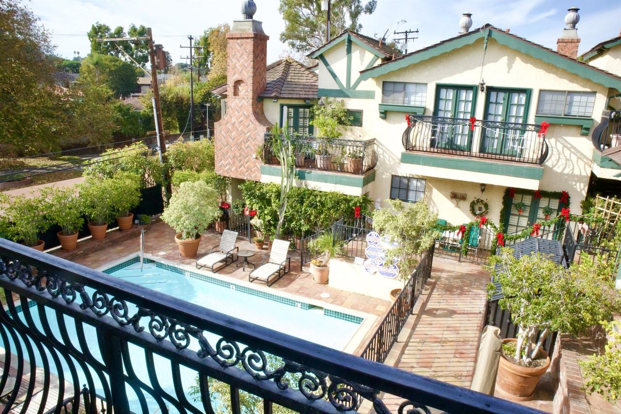 6010 S Pacific Coast Hwy #11 - Photo 4 of 27