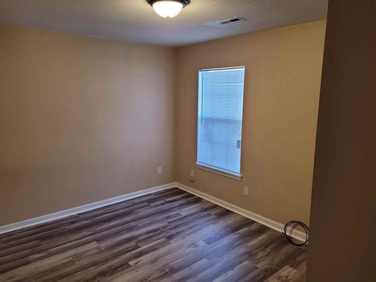 2613 Stewart Dr #D - Photo 4 of 6