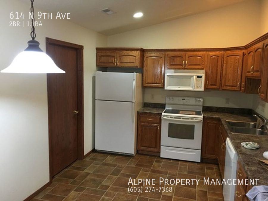 614 N 9th Ave - Photo 2 of 8