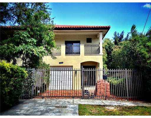 3227 Gifford Ln