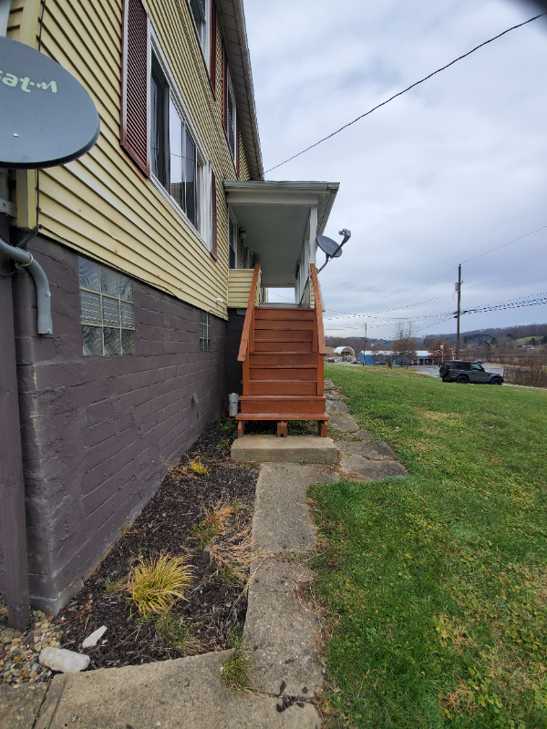 12 Peterson St - Photo 2 of 12