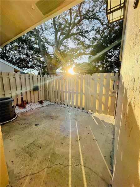 5074 Glencove Ln - Photo 3 of 13