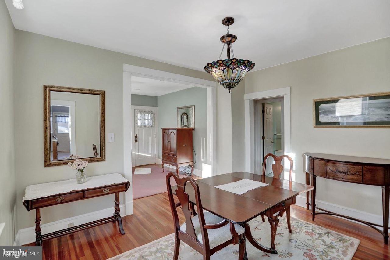 2808 Hemlock Ave - Photo 3 of 7