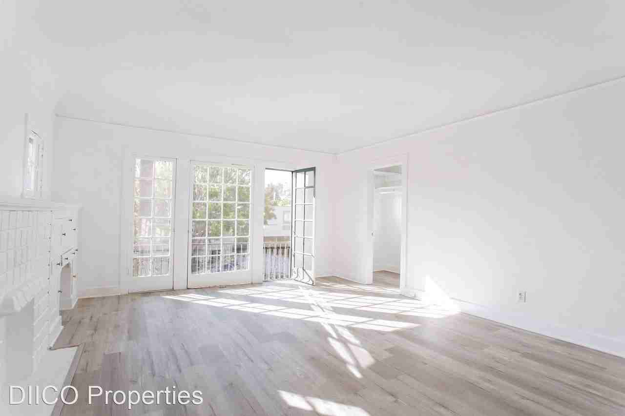 1000-1008 N Croft Ave - Photo 2 of 10