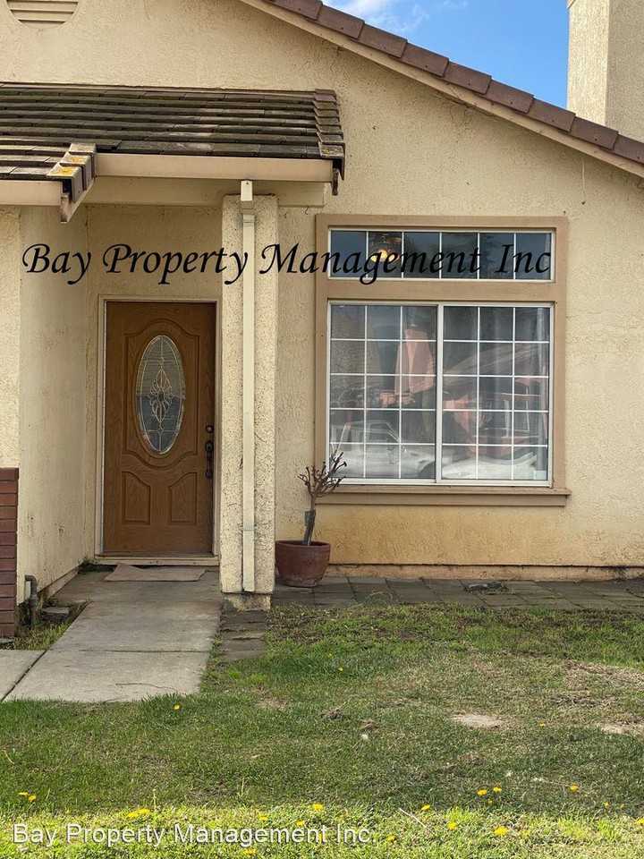 1542 Cougar Dr - Photo 2 of 14