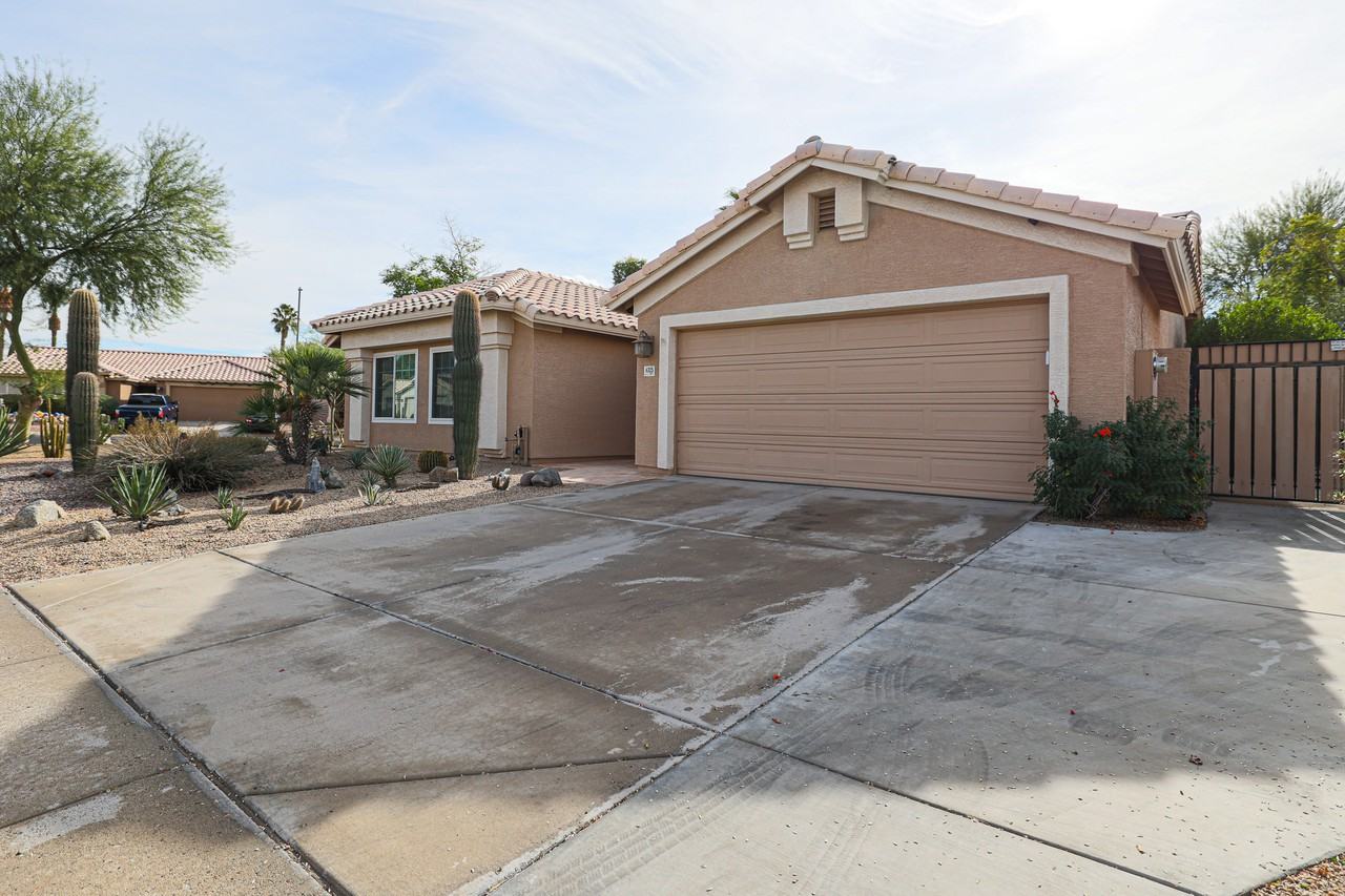 6325 W Potter Dr - Photo 3 of 50