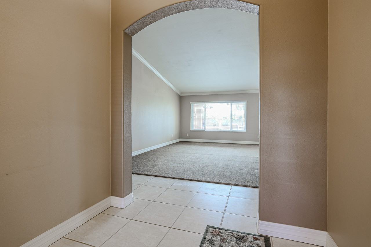 6325 W Potter Dr - Photo 4 of 50