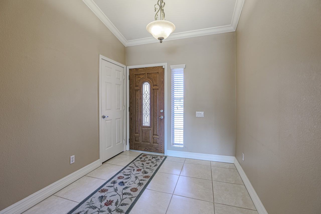 6325 W Potter Dr - Photo 5 of 50