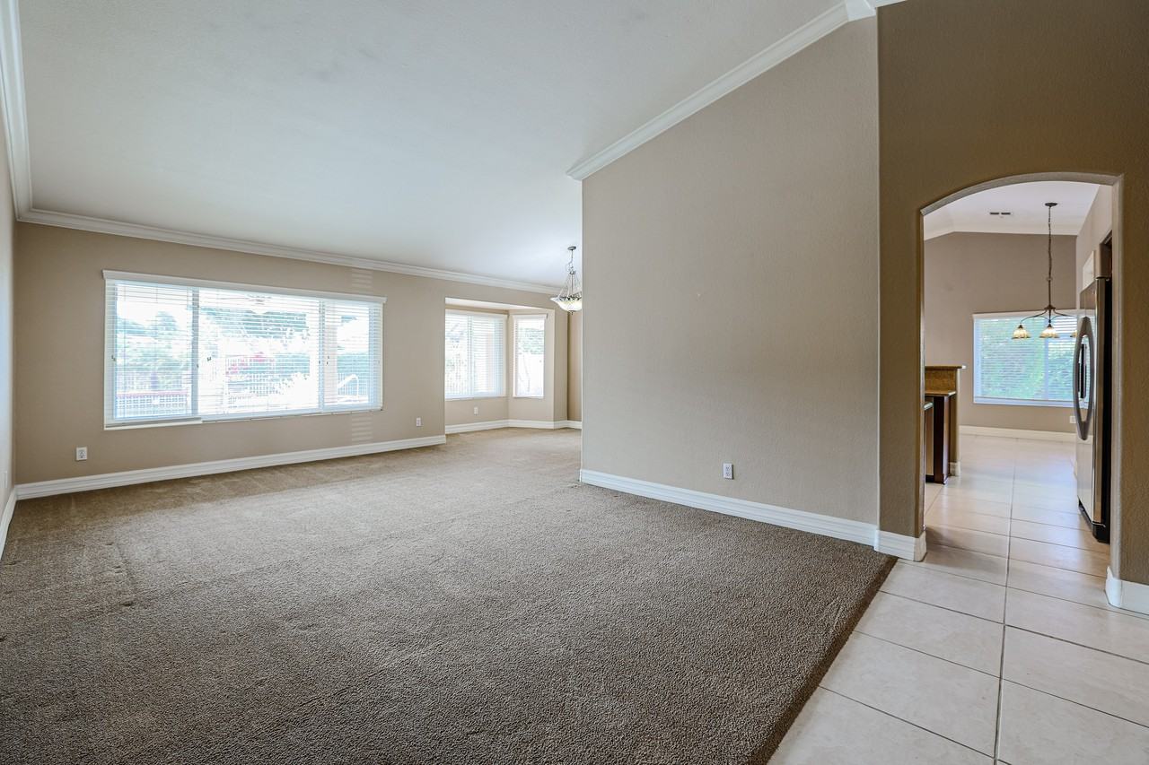 6325 W Potter Dr - Photo 7 of 50