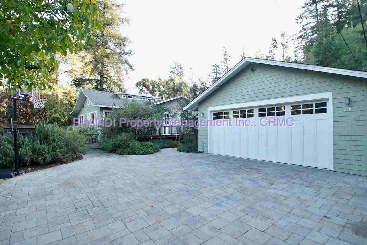 210 Railroad Ave - Photo 2 of 30