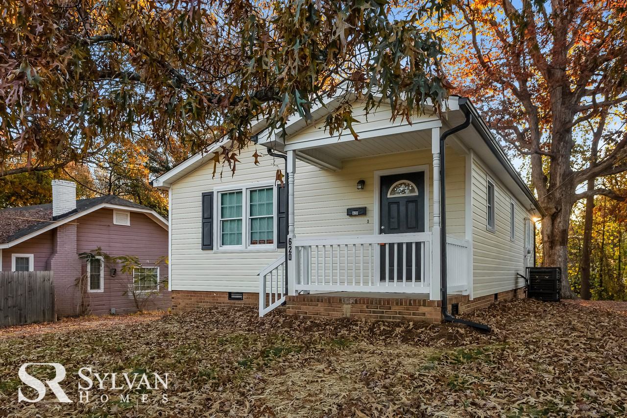 620 Laundry St - Photo 3 of 15