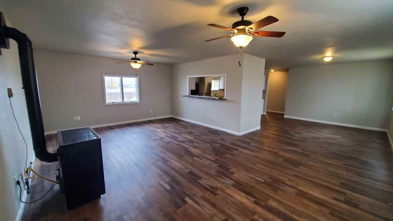 308 Robert St - Photo 2 of 9