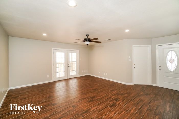 4823 Camas - Photo 3 of 14