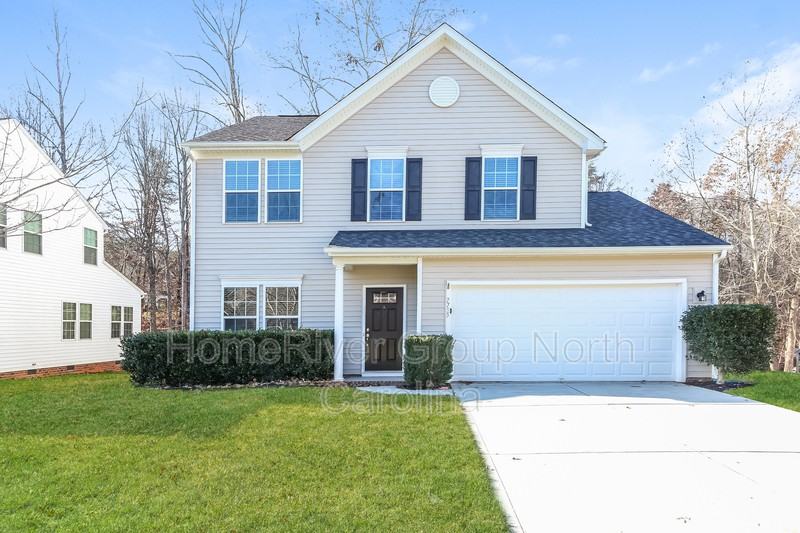 7755 Sedgebrook Dr E - Photo 2 of 18
