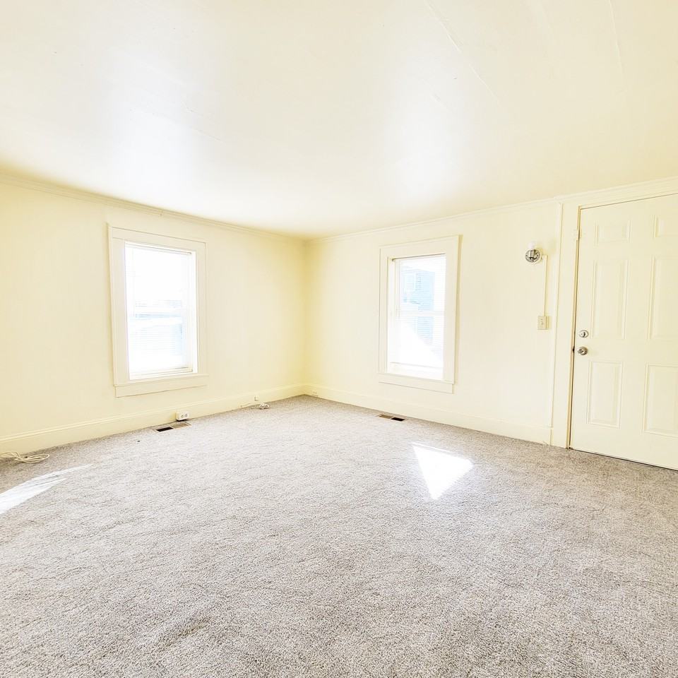 519 E Isabella St #1 - Photo 6 of 27
