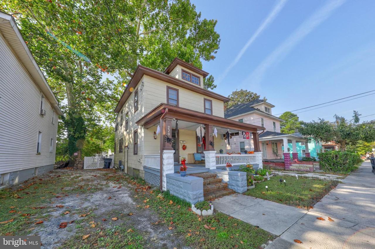 220 Hazel Ave #1 - Photo 5 of 50