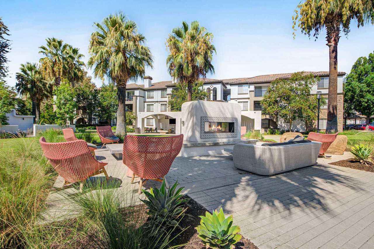 Solamonte Apartments - Photo 3 of 27