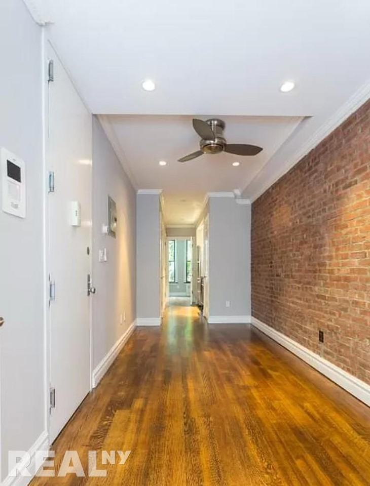 W 16th St #3W - Photo 4 of 6