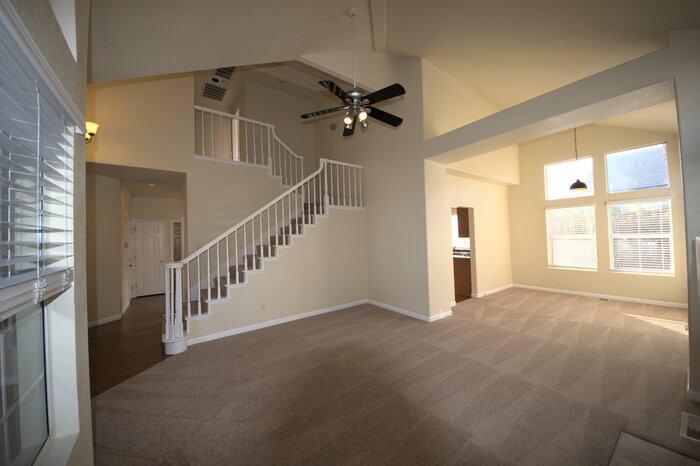 815 Nicholas Ct - Photo 2 of 40