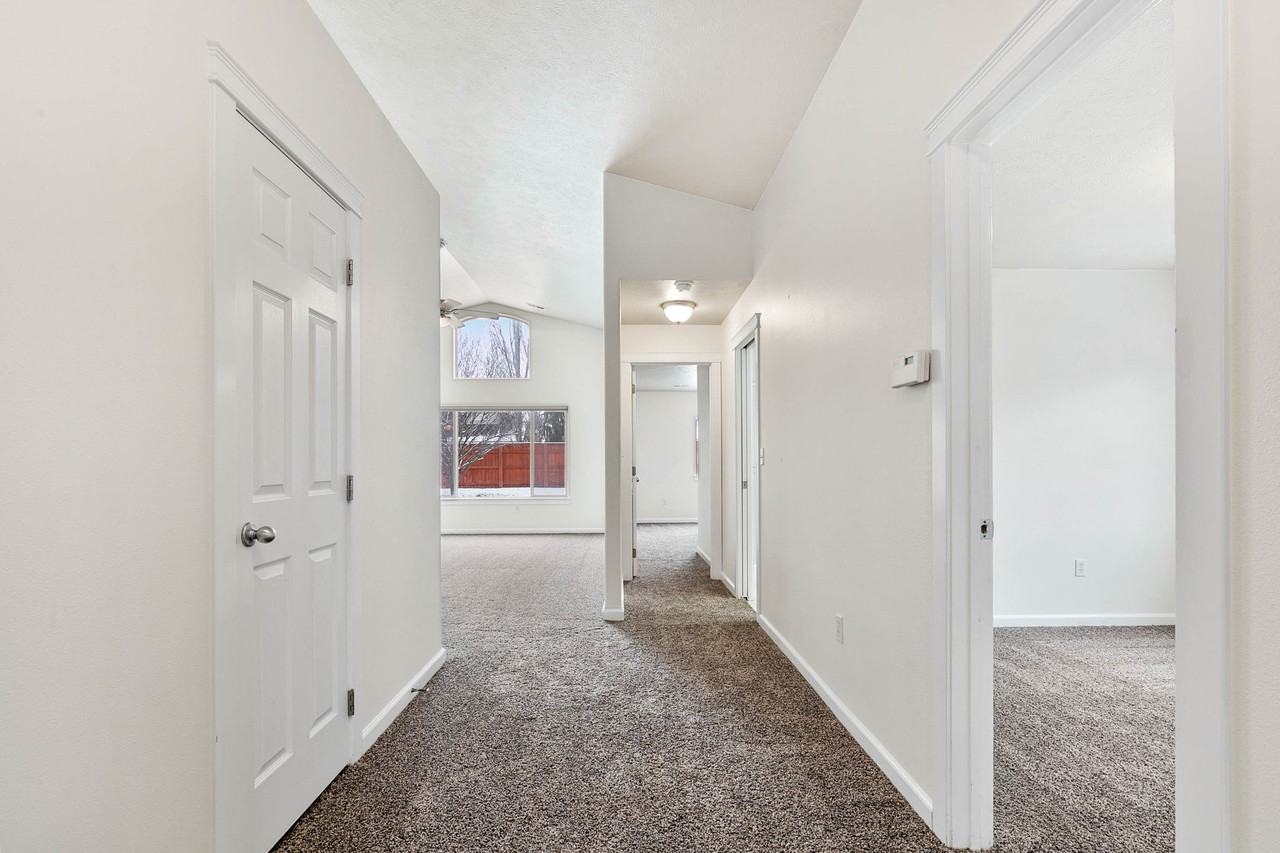 1920 N Cavalier Rd #1 - Photo 5 of 24