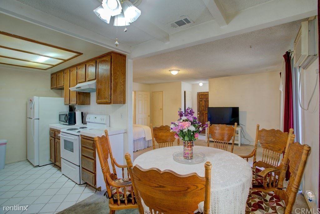 1806 N Fairview St #D - Photo 3 of 30