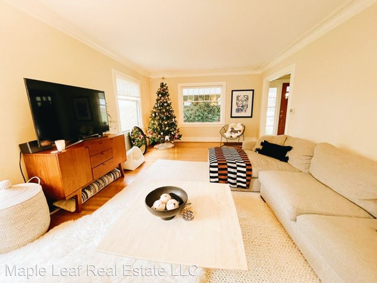7618 E Green Lake Dr N - Photo 3 of 25